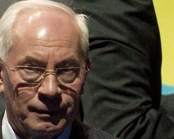 Азаров считает, что корень проблемы на российской таможне в невнимательности украинских экспортеров