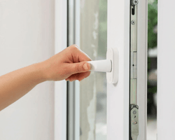 Секрет пластикових вікон: як поставити їх на "зимовий режим", щоб економити газ