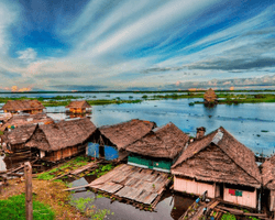 Посеред джунглів: чоловік потрапив у найбільше місто світу, куди не ведуть дороги