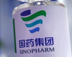 Около 1 млн китайцев привиты вакцинами, об эффективности которых пока ничего не известно