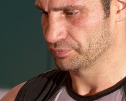 Кличко объяснил, почему проведет бой в Москве, а не в Украине