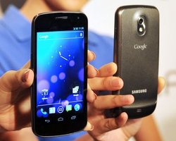 Samsung опровергла информацию о выходе Galaxy S IV