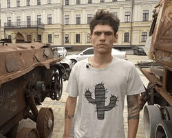 46 днів без їжі та води: росіяни утримували полоненого солдата ЗСУ в будинку у Вугледарі (відео)