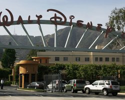 Walt Disney Pictures снимет три новых эпизода Звездных войн 