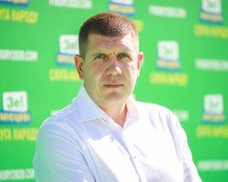 В Верховной Раде новый "Слуга народа". Его избрали по округу покойного Валерия Давыденко