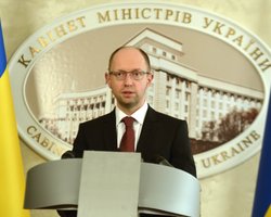 Яценюк: Попытки террористов сорвать выборы обречены на провал