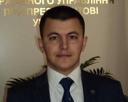 Центр Москвы обклеили плакатами с фотографией похищенного крымского татарина