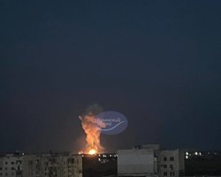 БПЛА атаковали Крым: местные насчитали более 10 взрывов, Крымский мост перекрыт (видео)