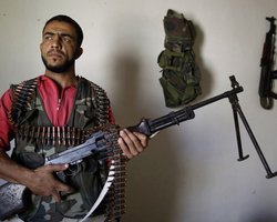 СМИ: Сирийские повстанцы получают оружие, оставшееся после войны в Югославии