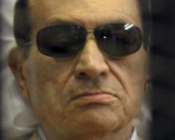 Власти Египта решили вернуть Хосни Мубарака в тюрьму