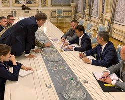 Зеленский на следующей неделе посетит Петровское, Золотое и Станицу Луганскую