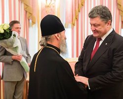 Порошенко просит у УПЦ МП содействия в освобождении пленных украинских моряков