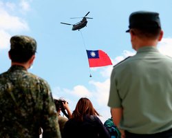 Сложнее, чем с РФ: США хотят ввести санкции против Китая, чтобы избежать новой войны, — Reuters