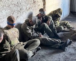 "Пообещали орден": бойцы ВСУ на Харьковщине взяли в плен группу российских оккупантов (видео)