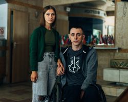 "Мы скрывали, что я бывший военный из АТО". История любви и спасения пары с Луганщины