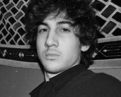 Защитникам Царнаева запретили его фотографировать