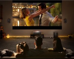 Не спешите менять телевизор на проектор: пользователи рассказали, что их разочаровало (фото)