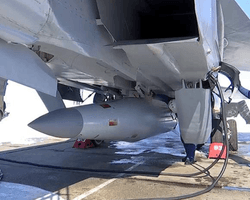 "Складний процес": експерти розповіли, чи зможе РФ перетворити ракети "Кинджал" на ядерну зброю