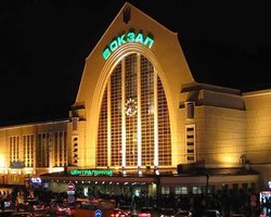 Перед Новым годом в кассы киевского вокзала вернули рекордное число билетов