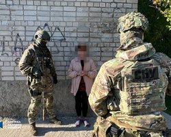 Организовала псевдореферендум: в Луганской области задержали российскую коллаборантку (фото)