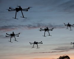 Рій автономних БПЛА все ближче: дрони Draganfly зі ШІ успішно пройшли тестування