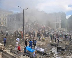 Российский летчик передал Украине фото и данные ответственных за удар по "Охматдету", — СМИ