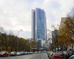 Агентство по Евро-2012 должно Фирташу миллионы за аренду, - СМИ