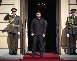 Зеленский готов к прямым переговорам с Россией после прекращения огня, — Axios