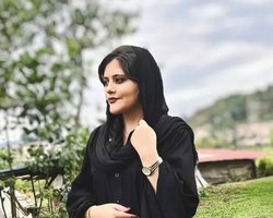 "Це все брехня": влада Ірану заперечує причетність до смерті Махси Аміні (відео)