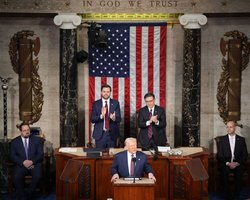 Путіну розв'язав руки вихід США із Афганістану, РФ готова до миру: головні заяви Трампа із виступу перед Конгресом