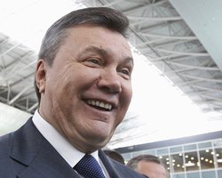 Янукович намерен пригласить Меркель на финал Евро-2012