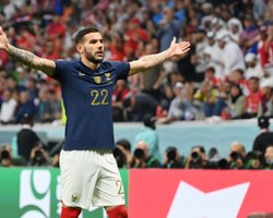 Сборная Франции вышла в финал ЧМ-2022 в Катаре, забив самый быстрый гол с 1958 года (видео)