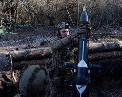 С Leopard, но без F-16: какое оружие обещали Украине и что передали за два года большой войны