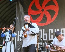 В Киеве безопаснее: лидер группы "Стары Ольса" уехал из Беларуси в Украину (фото)