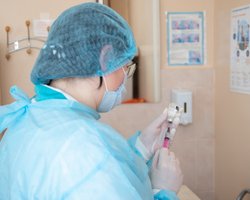 Стоит ли вакцинироваться после перенесенного COVID-19, - ответ Минздрава