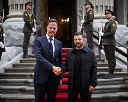 РФ предложила встречу и "прячется": Зеленский объяснил, чего добивается Кремль (видео)