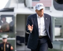 "Повисла пауза": Трамп закликав країни Близького Сходу "дружити" з Ізраїлем, ті відповіли мовчанням
