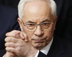 Азаров ушел в отпуск на три недели