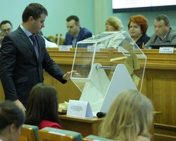 Первый номер в избирательном бюллетене получил Оппозиционный блок