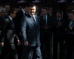 Янукович пообещал подписать решение Рады о возможности лечения Тимошенко за границей