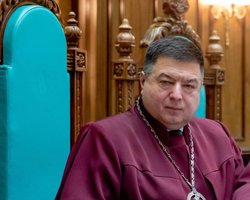 Судья, который поссорился с президентом: что известно о главе КСУ Александре Тупицком