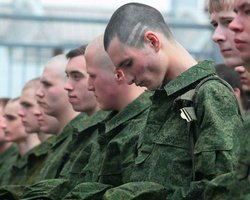 В РФ срочник расстрелял сослуживцев из-за "молчания" — росСМИ