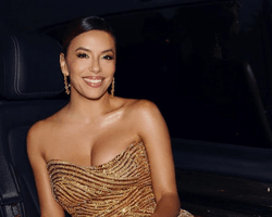 49-летняя Ева Лонгория в роскошном золотистом платье продемонстрировала фигуру (фото)