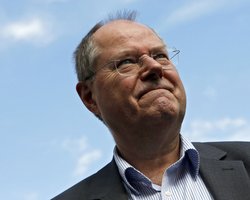 Главный конкурент Меркель не собирается сдаваться после провальных выборов