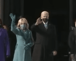 Кортеж Джо Байдена прибыл в Капитолий (видео)