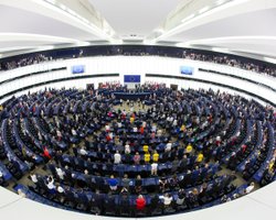 "Режим Путина творит зверства": Европарламент признал Россию спонсором терроризма