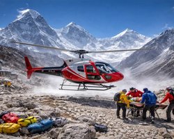 Схема на $20 млн: гіди на Евересті труїли туристів, щоб заробити на евакуації