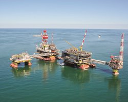 Генштаб подтвердил удар по платформе в Каспийском море: почему это критическая потеря для РФ (карта)