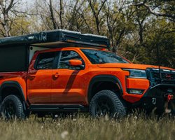 Идеален для путешествий по бездорожью: в США представили обновленный Nissan Frontier (видео)