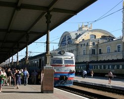 Железную дорогу заставили снизить стоимость билетов 